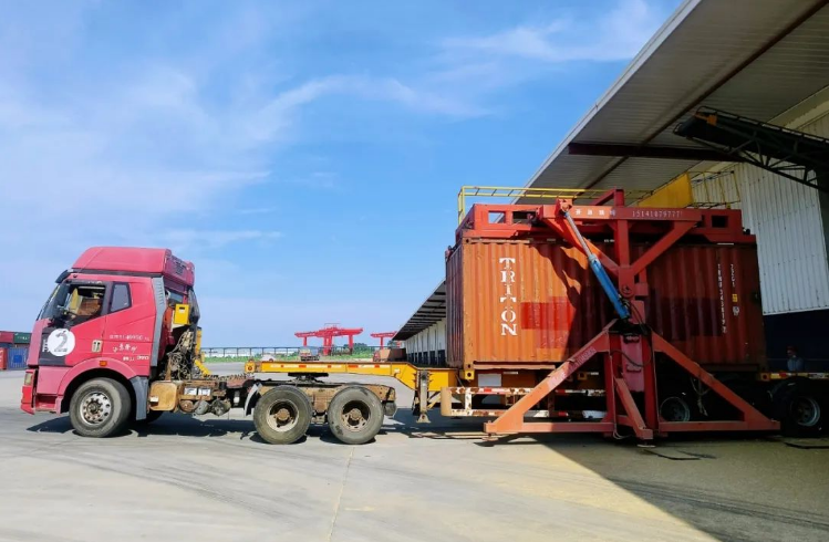 中遠(yuǎn)海運積極做好運輸保障工作 為夏糧顆粒歸倉保駕護(hù)航 